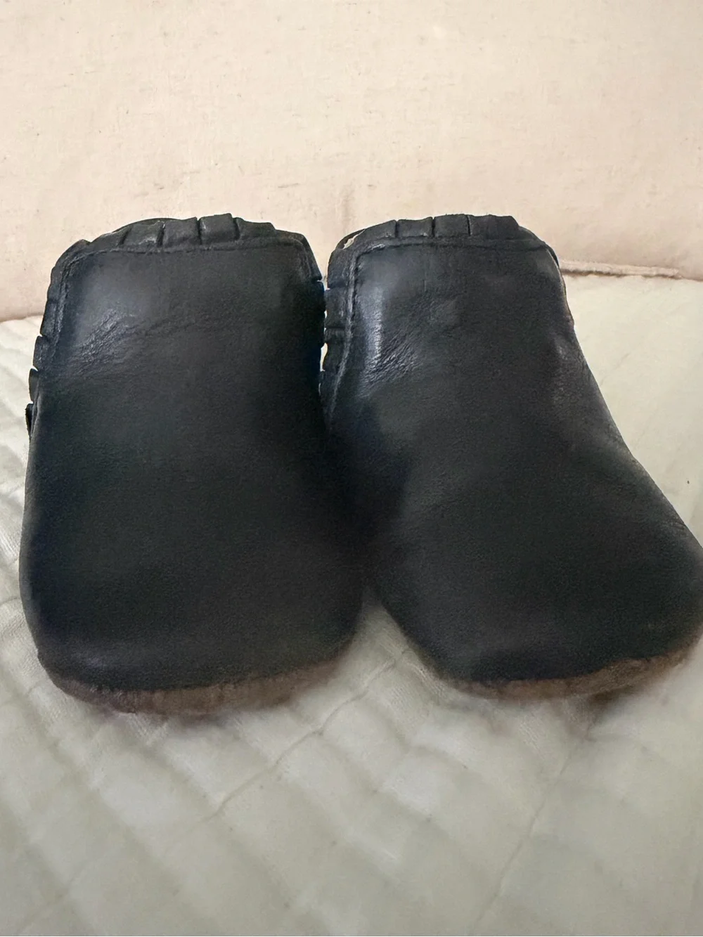 Soft Black Leather Baby Walker Shoes with Elastic Heel